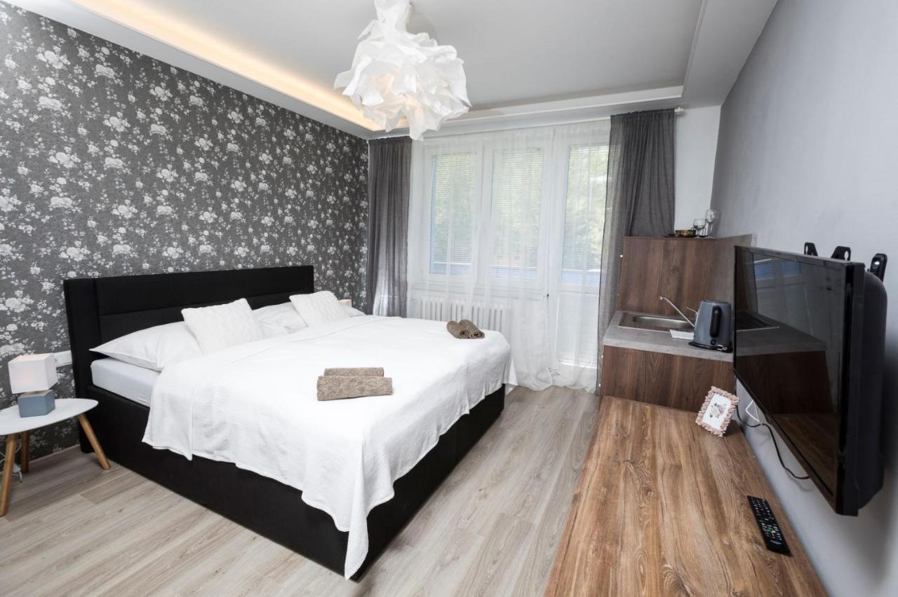 Sting Apartmany Trinec Bagian luar foto