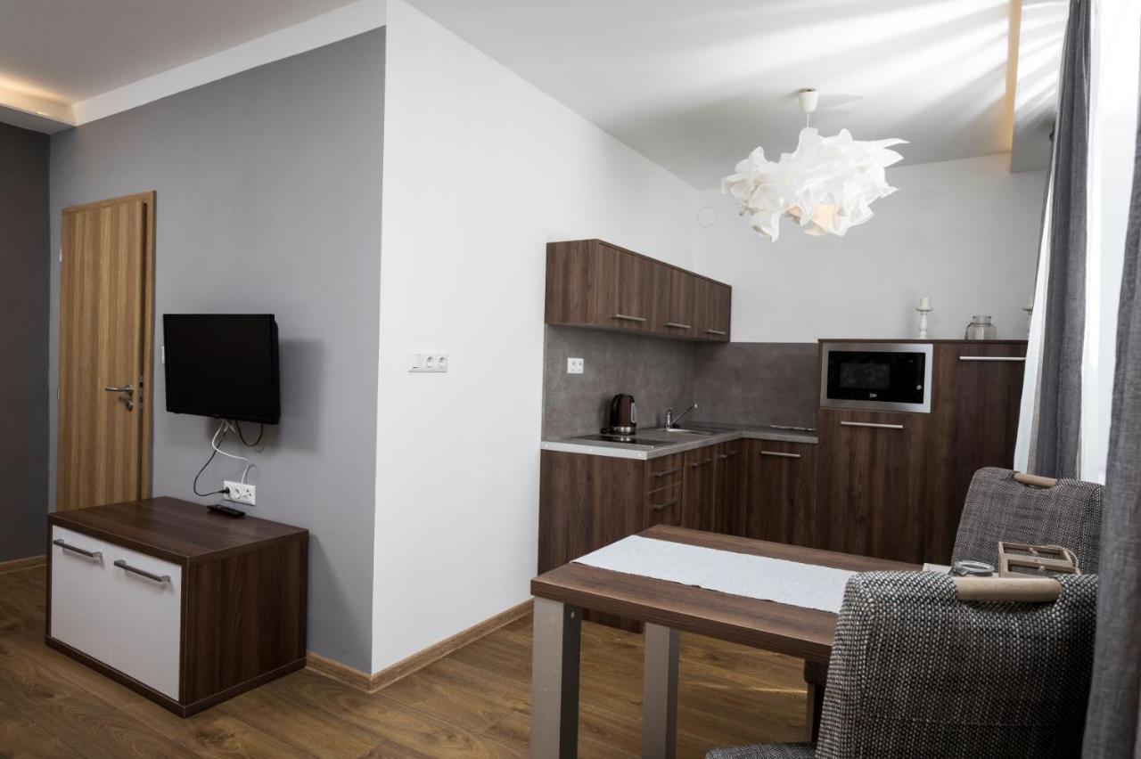 Sting Apartmany Trinec Bagian luar foto